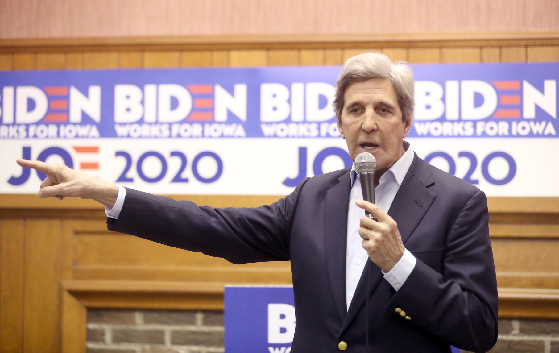 011020bp-kerry-john-2